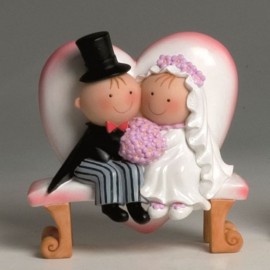 Statuine Sposi su Panchina a Forma di Cuore