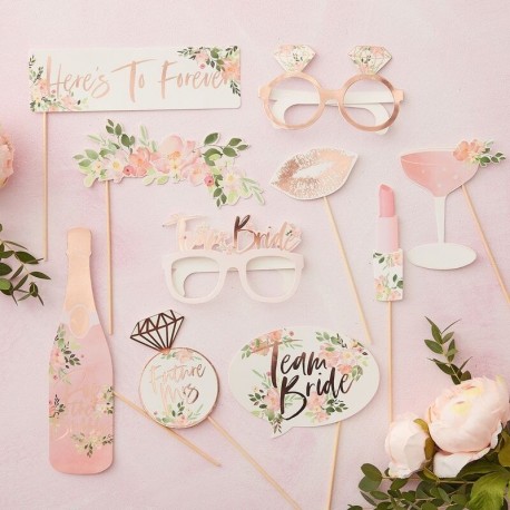  10 Accessori Photocall floreali del Team Bride 