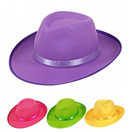 Cappelli fluorescenti alla moda