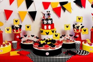 Idee per organizzare una festa di compleanno a tema Mickey Mouse fai da te Party