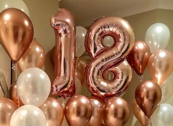 Decorazioni oro rosa: la tendenza super chic per festeggiare i 18 anni