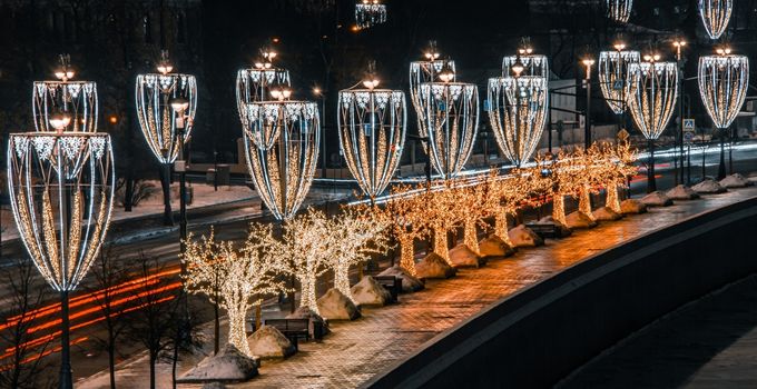 Idee Strade Addobbate per Natale - Consigli per Addobbi Natalizi stradali